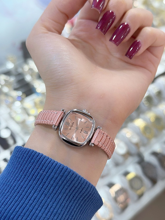 ساعت دخترانه