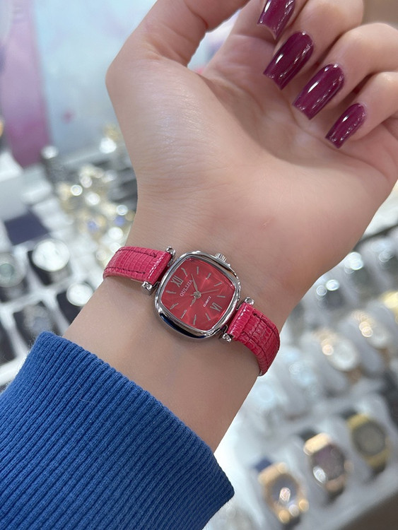 ساعت دخترانه