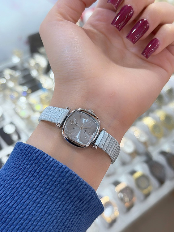 ساعت دخترانه