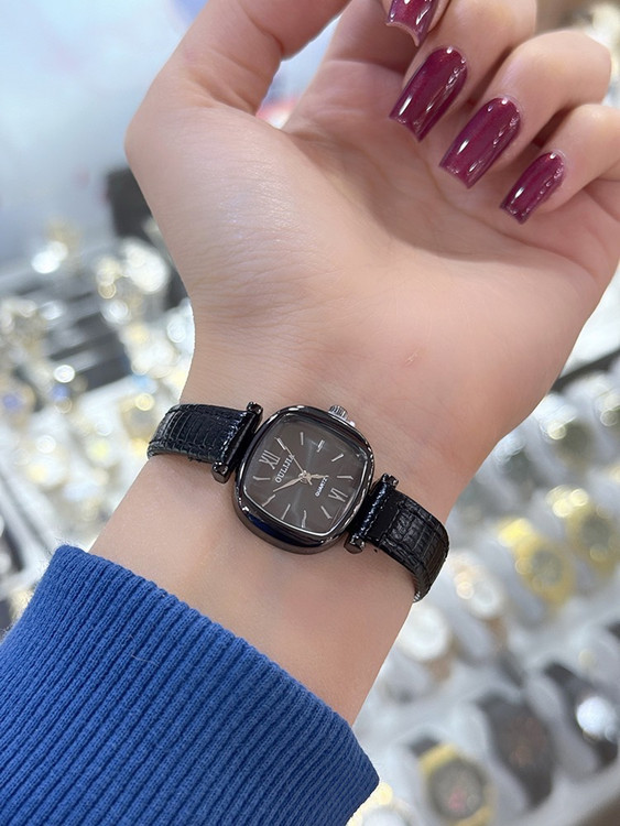 ساعت دخترانه