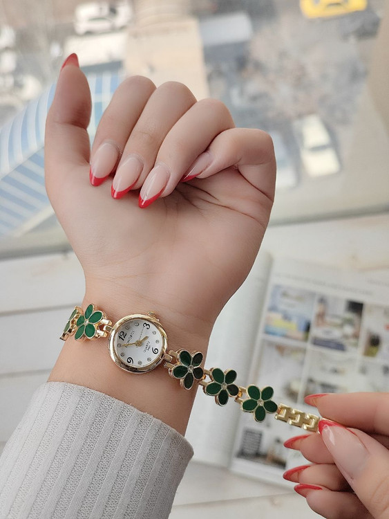 ساعت ظرفیت دخترانه