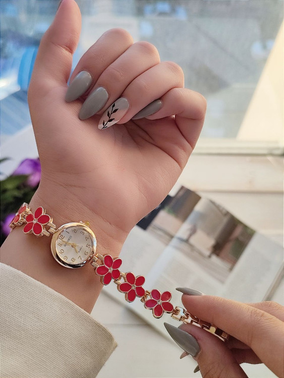 ساعت ظرفیت دخترانه