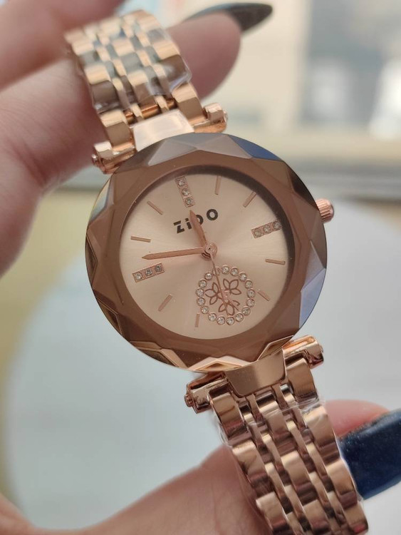 ساعت شیشه تراش زنانه