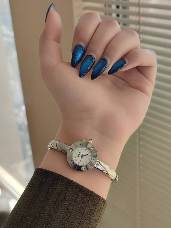 ساعت النگویی