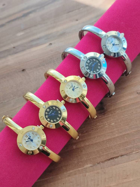 ساعت النگویی