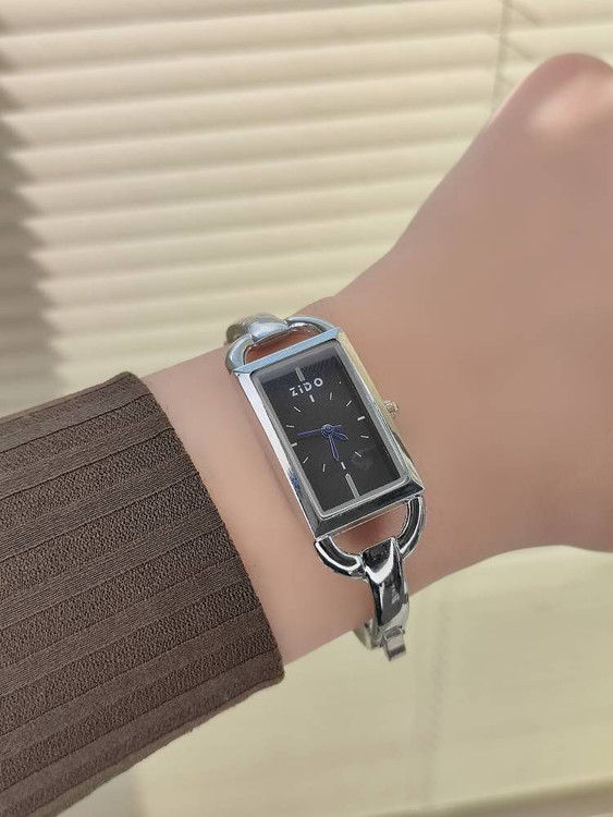 ساعت زنانه النگویی