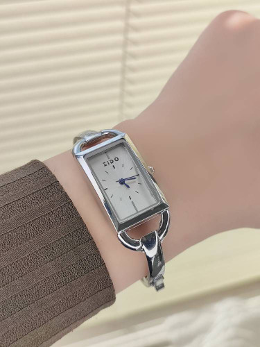 ساعت زنانه النگویی