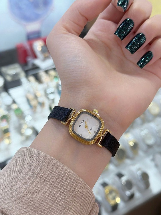 ساعت دخترانه بند چرم