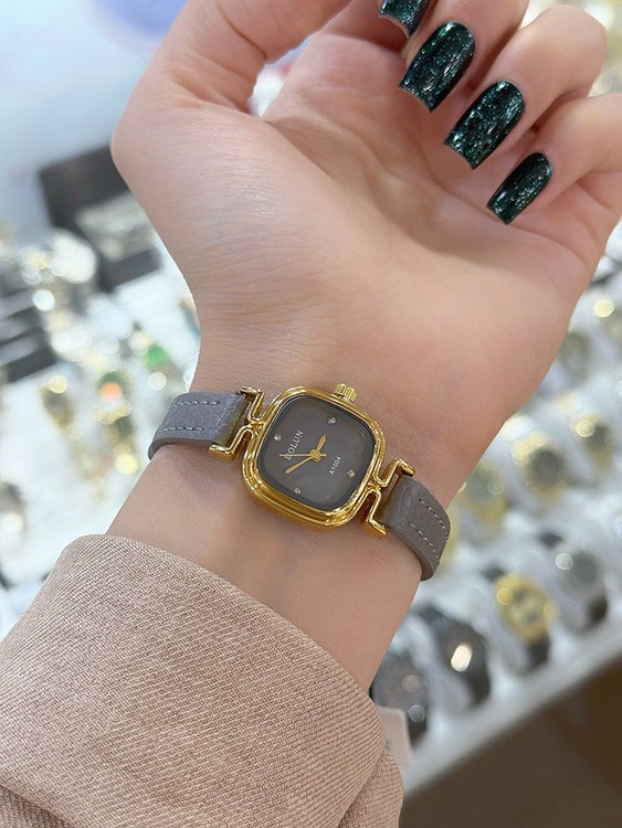 ساعت دخترانه بند چرم