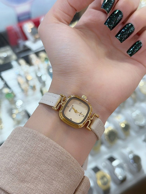 ساعت دخترانه بند چرم