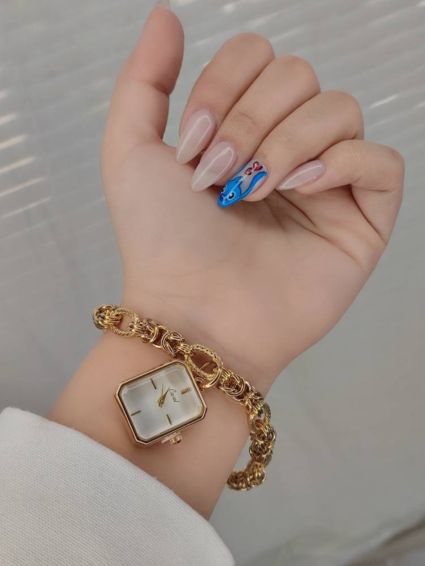 ساعت زنانه بند زنجیری