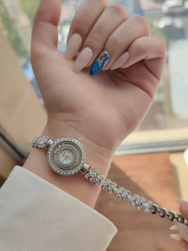 ساعت زنانه طرح نقره