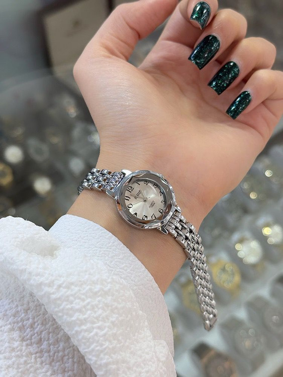 ساعت مچی زنانه