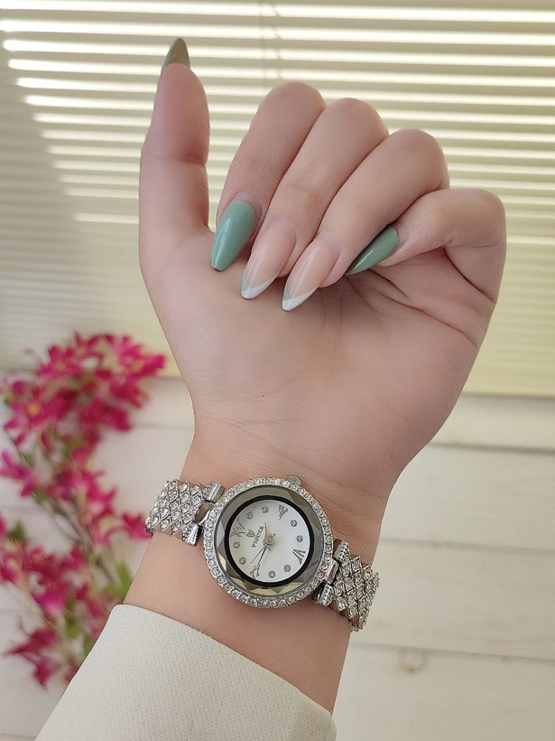 ساعت ظریف زنانه