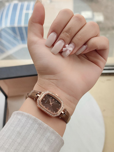 ساعت دخترانه
