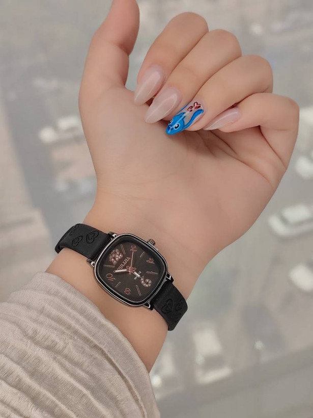 ساعت زنانه GULIYA مدل. 2803753357 اسپرت فانتزی با بند سیلیکونی طرح قلب، صفحه مربعی - جزئیات صفحه