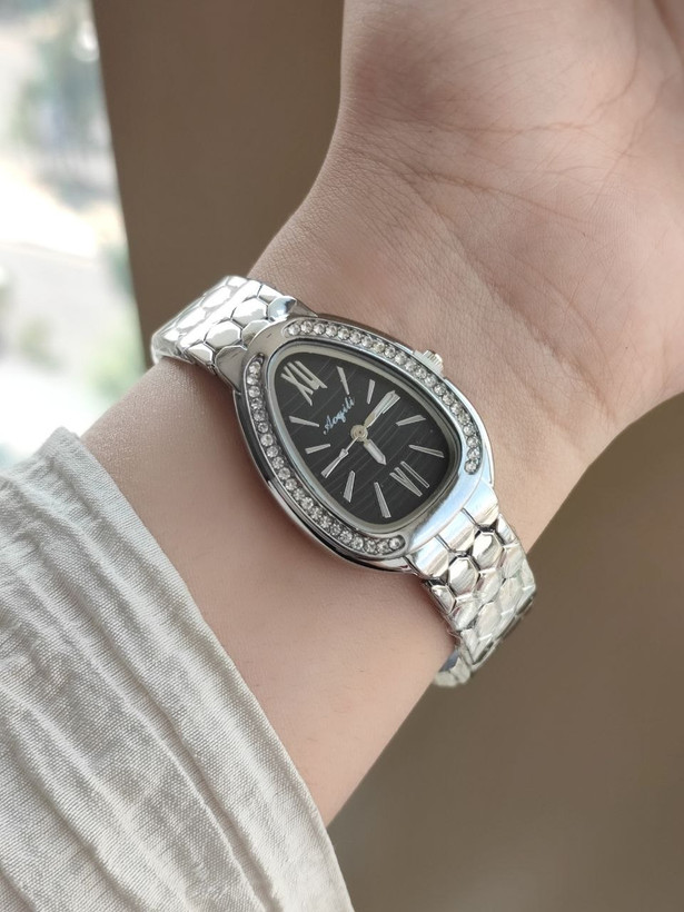 ساعت مچی زنانه Aoqili نگیندار مدل Serpenti، 5757229àبند فلزی طرح لانهزنبوری، صفحه بیضی - نمای پشت