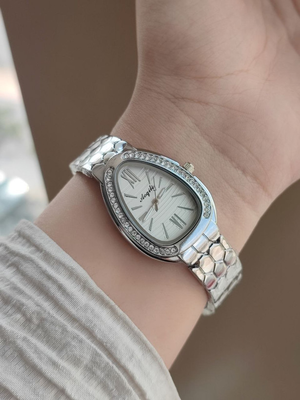 ساعت مچی زنانه Aoqili نگیندار مدل Serpenti، 5757229àبند فلزی طرح لانهزنبوری، صفحه بیضی - جزئیات بند