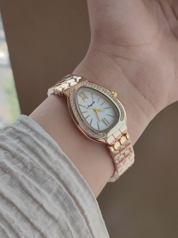 ساعت مچی زنانه Aoqili نگیندار مدل Serpenti، 5757229àبند فلزی طرح لانهزنبوری، صفحه بیضی - جزئیات صفحه