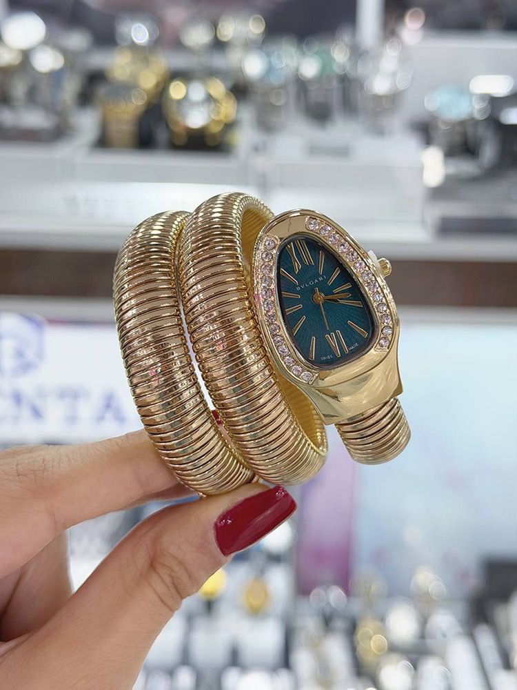 ساعت مچی زنانه   مدل اوارتز ماری سه دور  درجه یک پرفروش