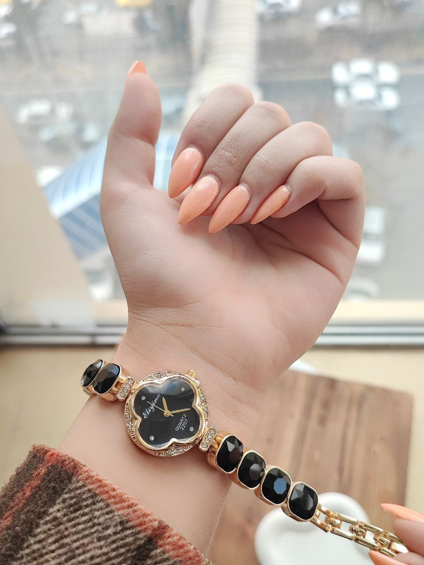 ساعت زنانه و دخترانه نگین دار. 5208881