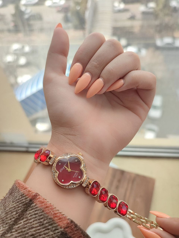 ساعت زنانه و دخترانه نگین دار. 5208881